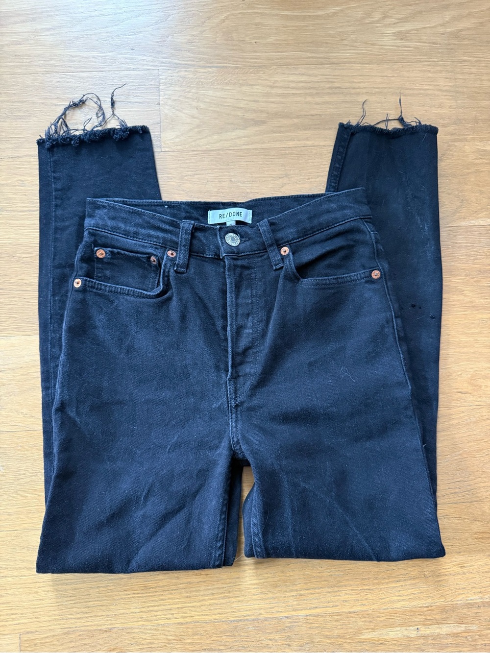 Re/Done Black Frayed-Hem Skinny Jeans